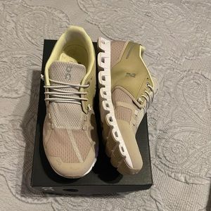 On Cloud Women's Cloud Beam Running Sneaker Shoes Sand/pearl, 9.5